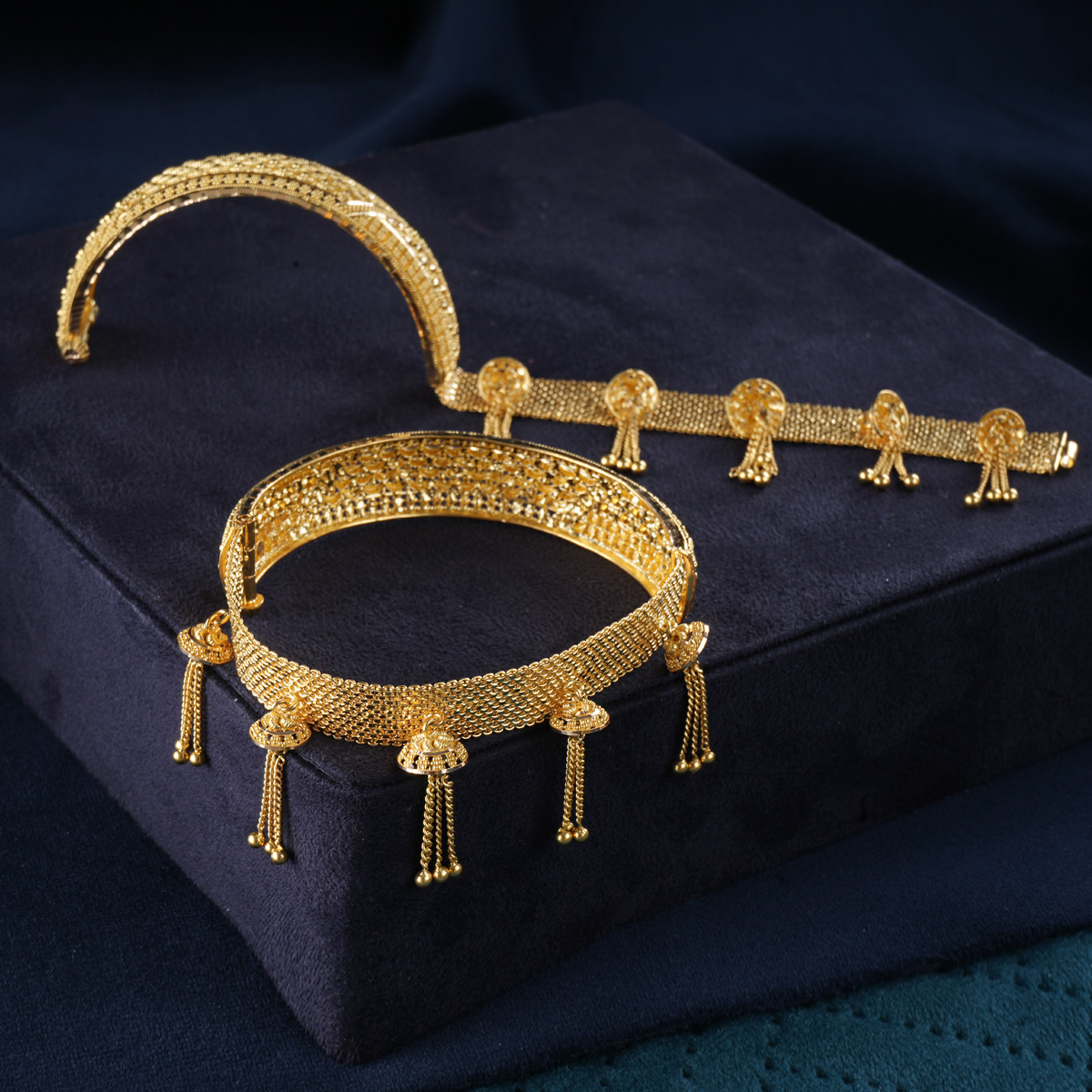 Kalkatti Pattern Gold Bracelet Rajwadi Jewellers